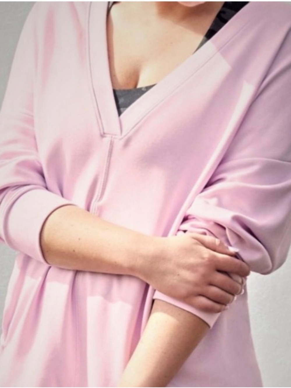 Fabletics Rosaline V-Neck Women’s Sweatshirt